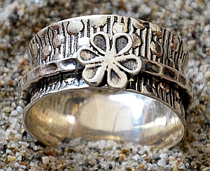 Anello fascia in Argento con Fiore