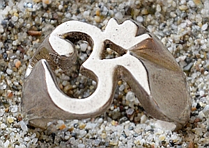 Anello Argento con Mantra OM