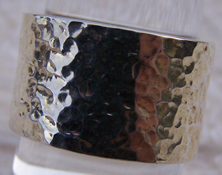  Anello Argento battuto