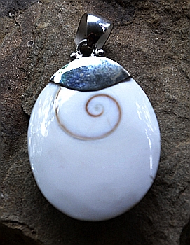  Ciondolo in Argento e conchiglia Occhio di Santa Lucia (Shiva Eye)