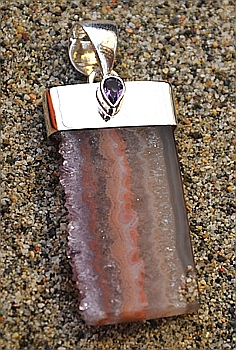 Ciondolo in Argento e fetta di Agatha-Corniola con Ametista naturale