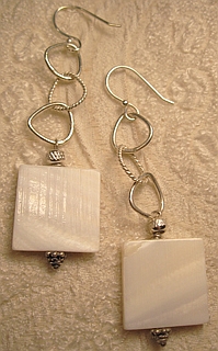  Orecchini in Madreperla con catena in Argento